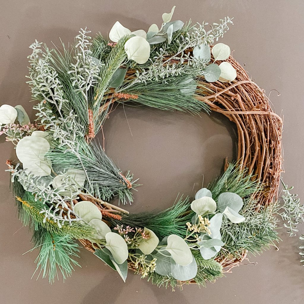 DIY winter wreath layout