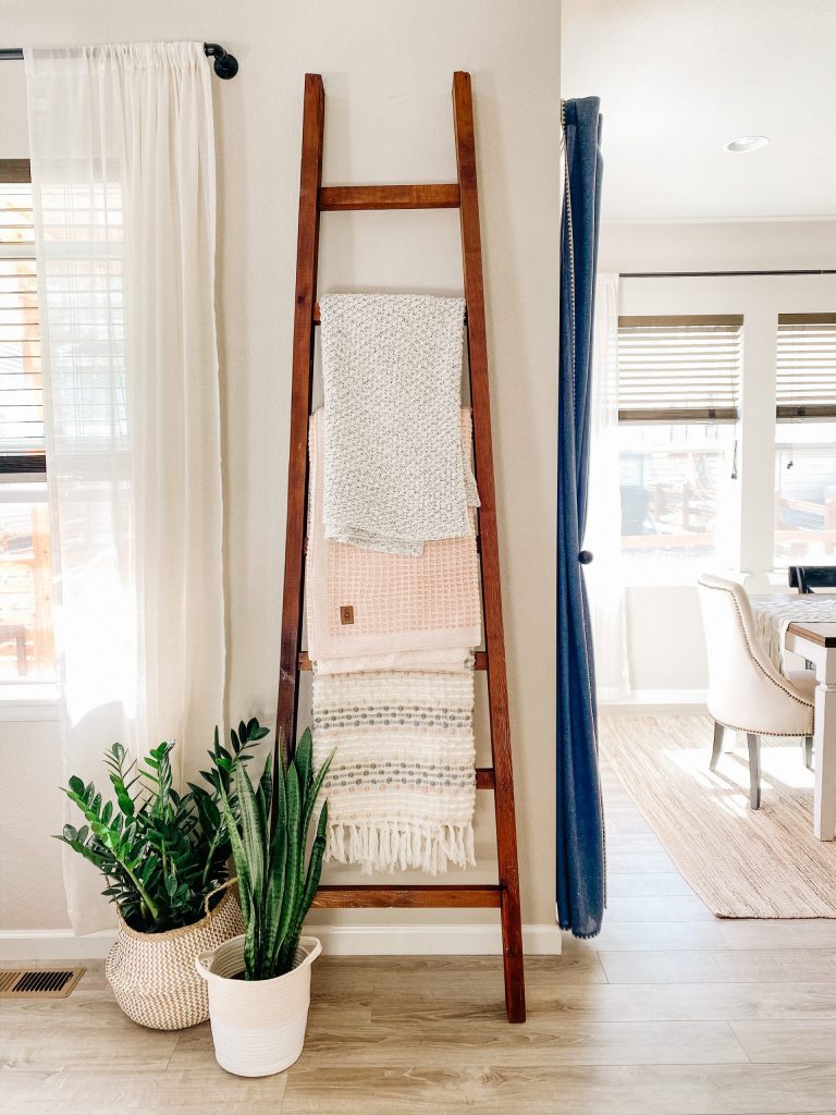 diy blanket ladder