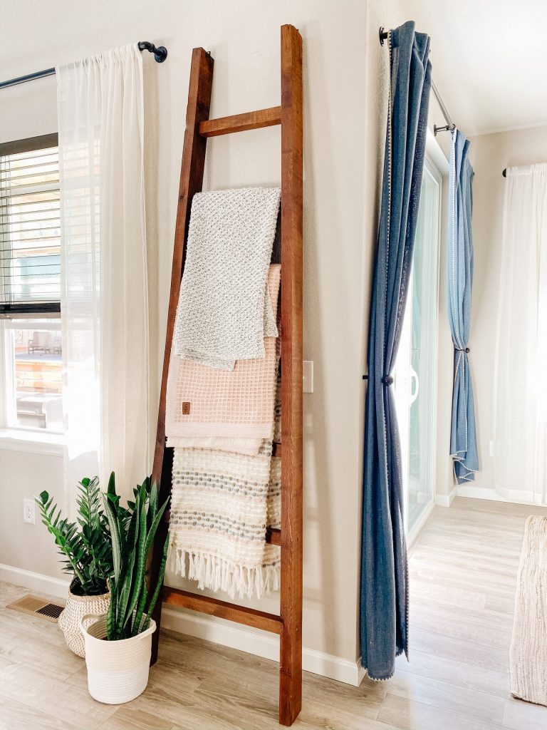 diy blanket ladder