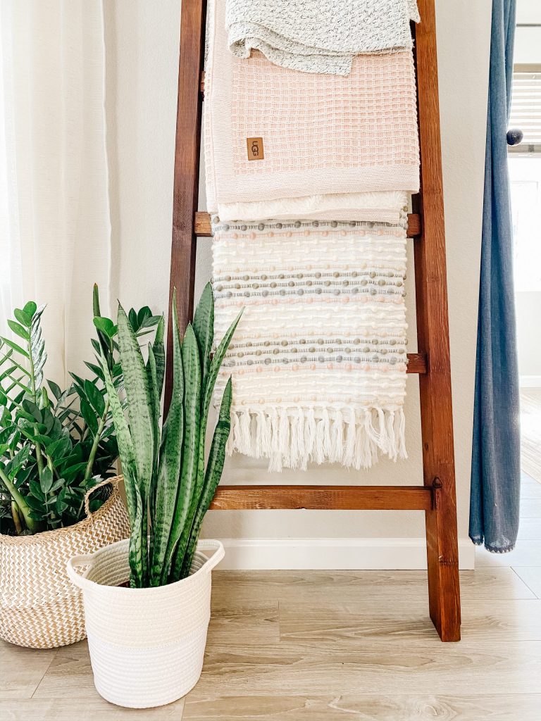 diy blanket ladder