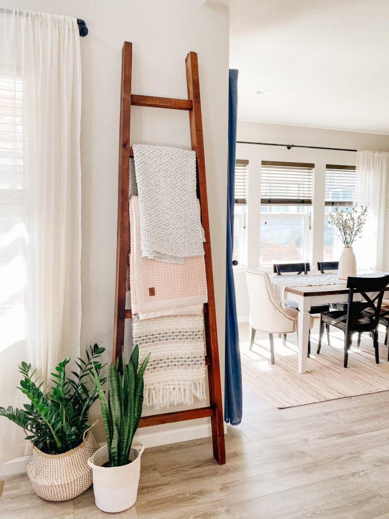 diy blanket ladder