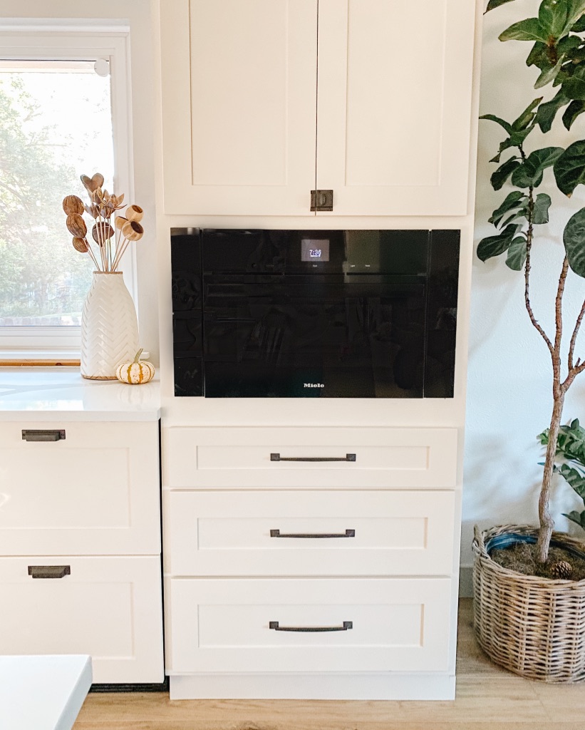 How to Mix and Match Cabinet Hardware - Sprucing Up Mamahood