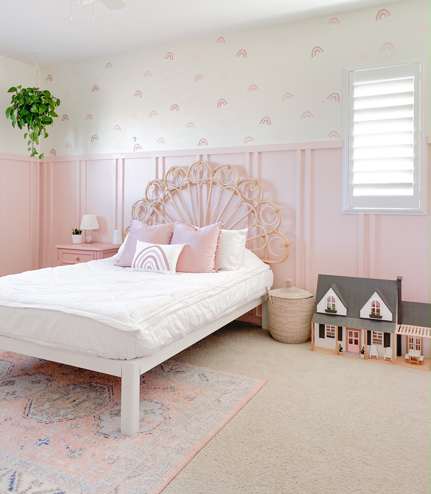 Girls pink hot sale bed frame