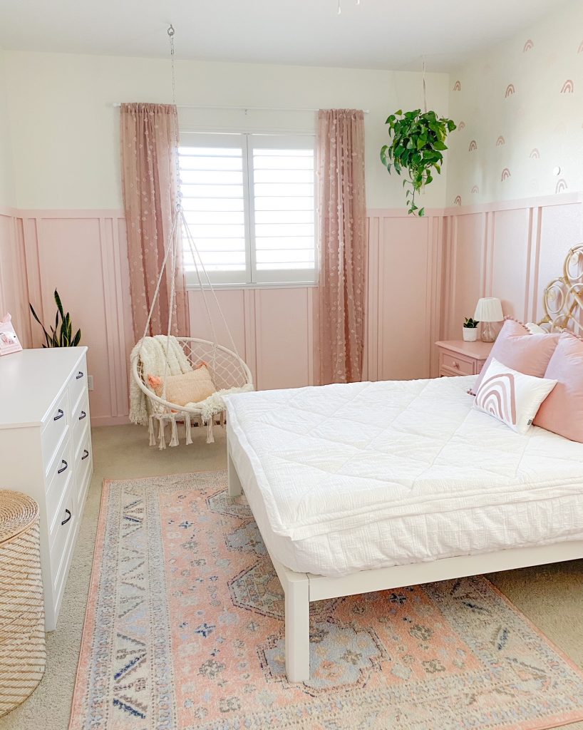 Girls pink hot sale bedroom