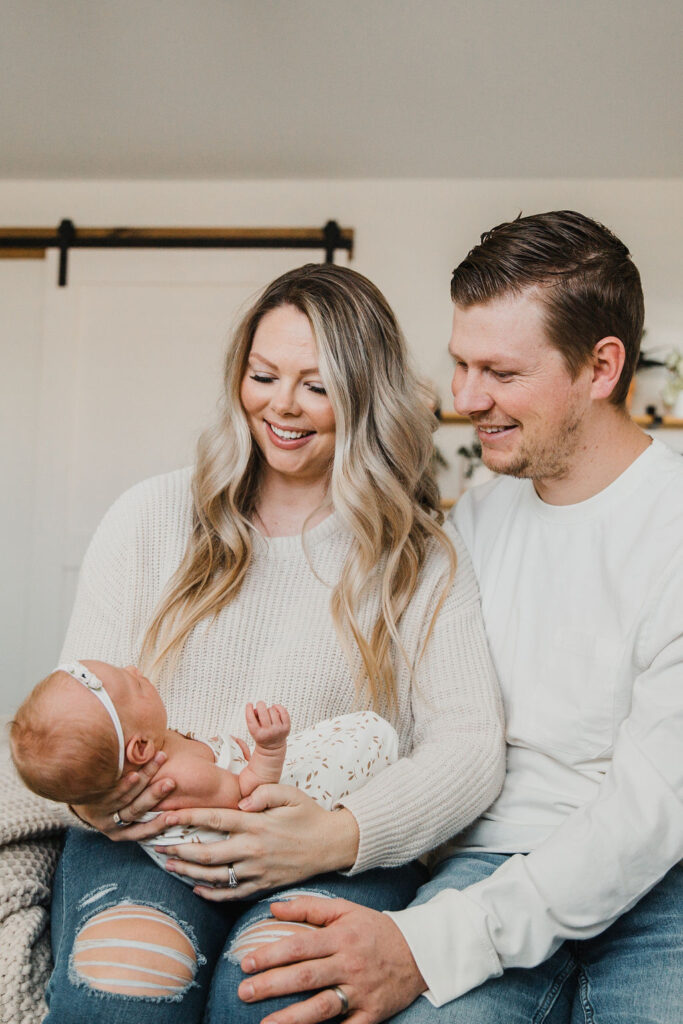 Always wear neutral and desaturated clothing for your newborn photoshoot.
