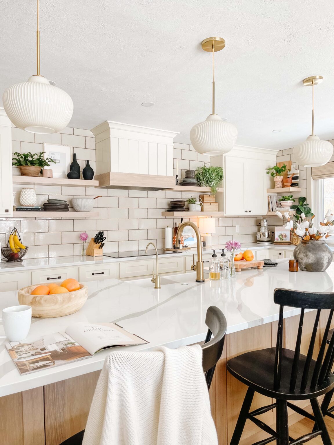 13 Easy and Functional Ways to Decorate your Kitchen Counters ...