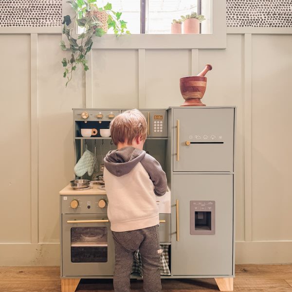 Cutest Wooden Play Kitchens That Won’t Ruin Your Home Aesthetic