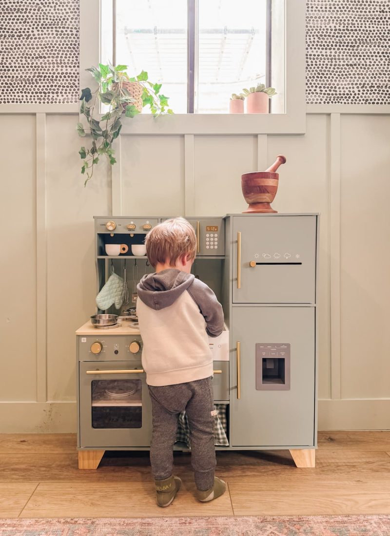 Cutest Wooden Play Kitchens That Won’t Ruin Your Home Aesthetic